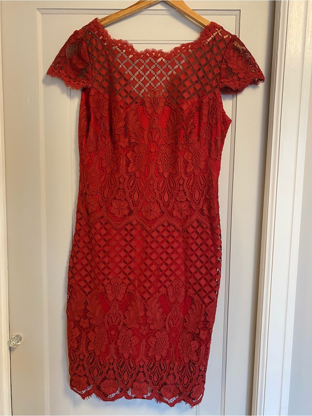 Tadashi Shoji Red Lace Midi Dress Fully Lined Stunning Colour Size 14